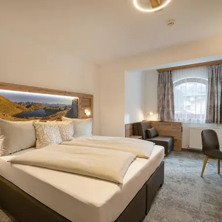 فندق Garni 4*