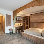 호텔 Garni 4*