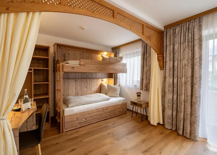 Garni Готель 4*